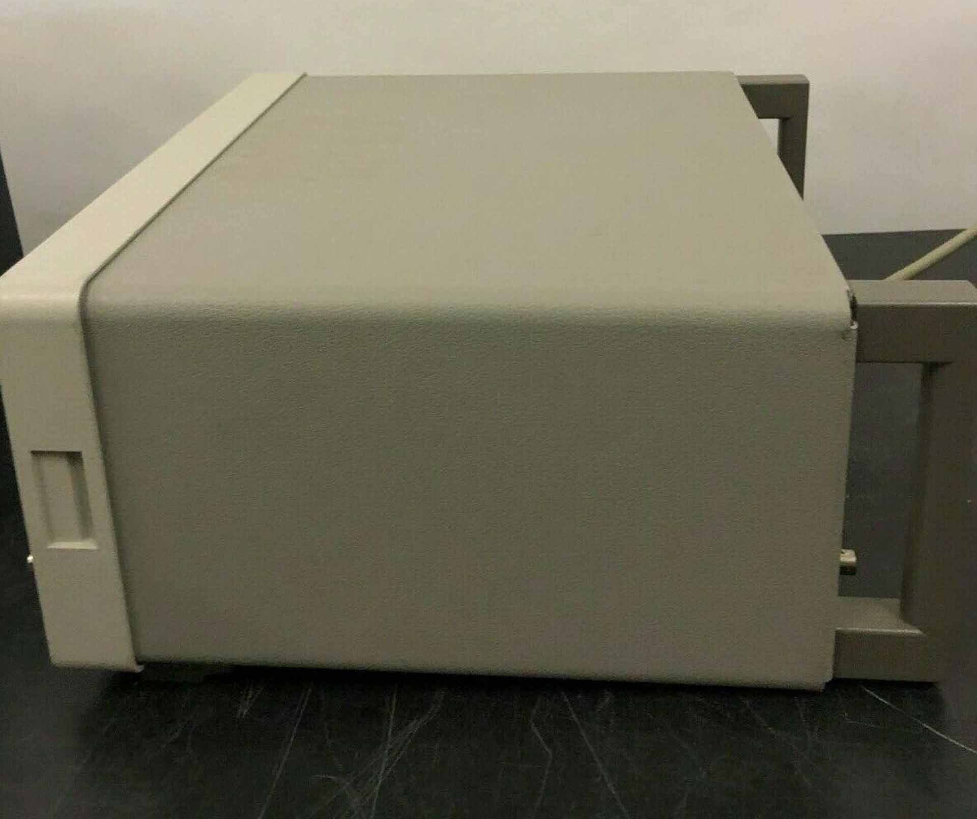 Foto Verwendet AGILENT / HP / HEWLETT-PACKARD / KEYSIGHT 8647A Zum Verkauf