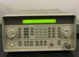 Photo Used AGILENT / HP / HEWLETT-PACKARD / KEYSIGHT 8647A For Sale