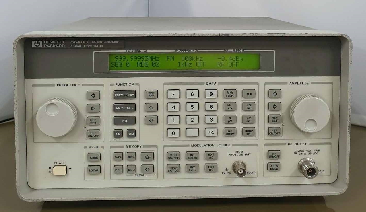 사진 사용됨 AGILENT / HP / HEWLETT-PACKARD / KEYSIGHT 8648C 판매용