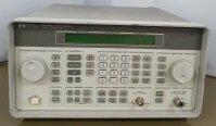 사진 사용됨 AGILENT / HP / HEWLETT-PACKARD / KEYSIGHT 8648C 판매용