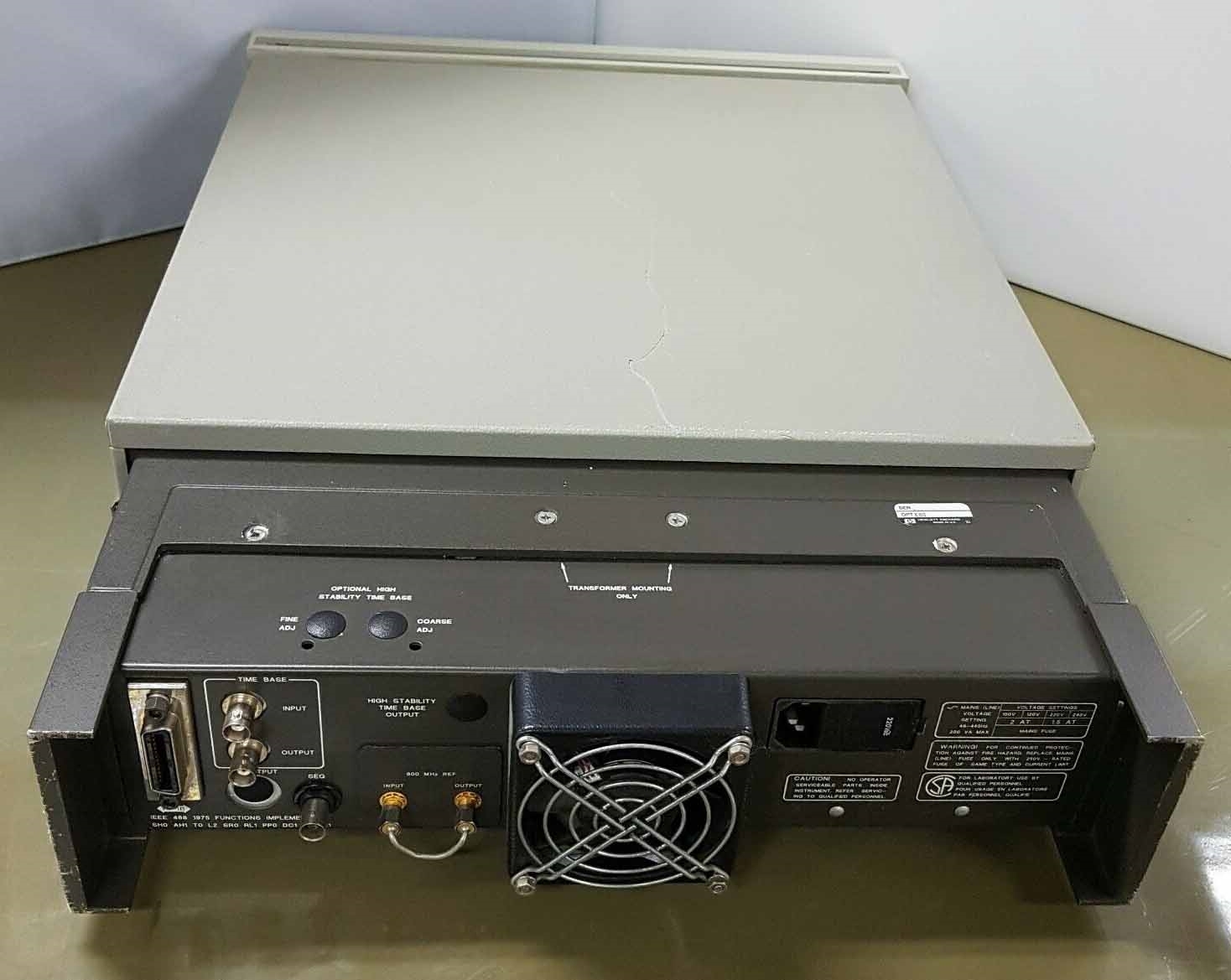 사진 사용됨 AGILENT / HP / HEWLETT-PACKARD / KEYSIGHT 8657B 판매용