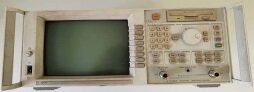 Foto Verwendet AGILENT / HP / HEWLETT-PACKARD / KEYSIGHT 8712ET Zum Verkauf