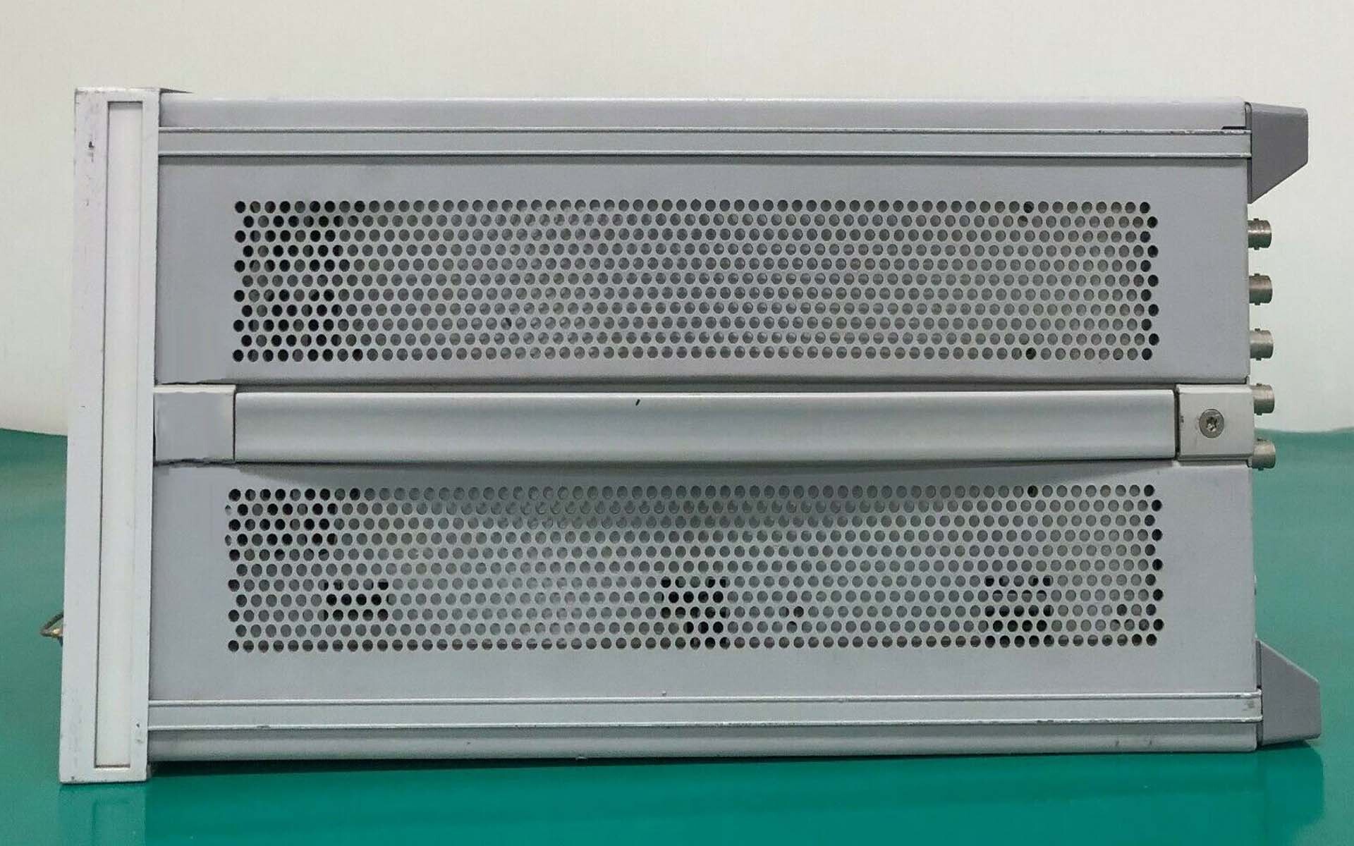 Foto Verwendet AGILENT / HP / HEWLETT-PACKARD / KEYSIGHT 8753E Zum Verkauf