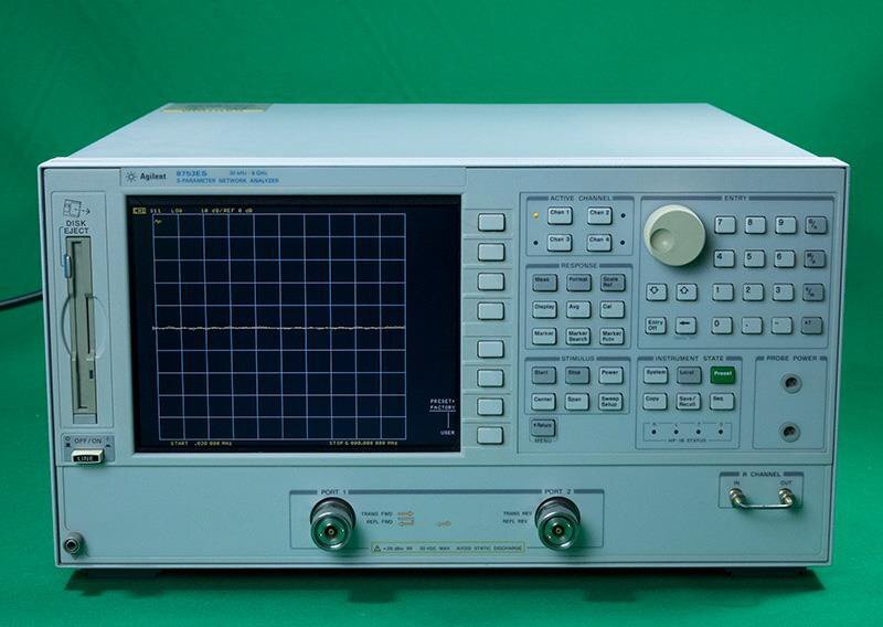 フォト（写真） 使用される AGILENT / HP / HEWLETT-PACKARD / KEYSIGHT 8753ES 販売のために