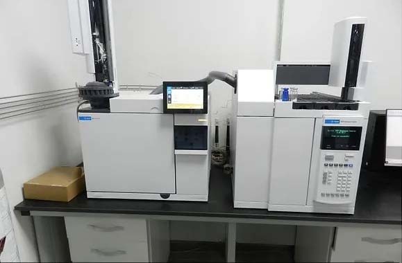 フォト（写真） 使用される AGILENT / HP / HEWLETT-PACKARD / KEYSIGHT 8890 販売のために