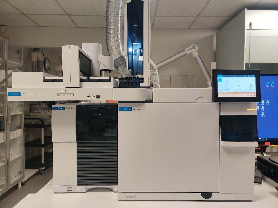 フォト（写真） 使用される AGILENT / HP / HEWLETT-PACKARD / KEYSIGHT 8890 販売のために