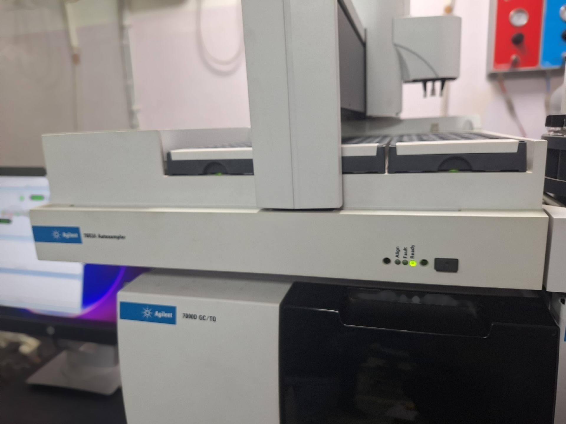 フォト（写真） 使用される AGILENT / HP / HEWLETT-PACKARD / KEYSIGHT 8890 販売のために