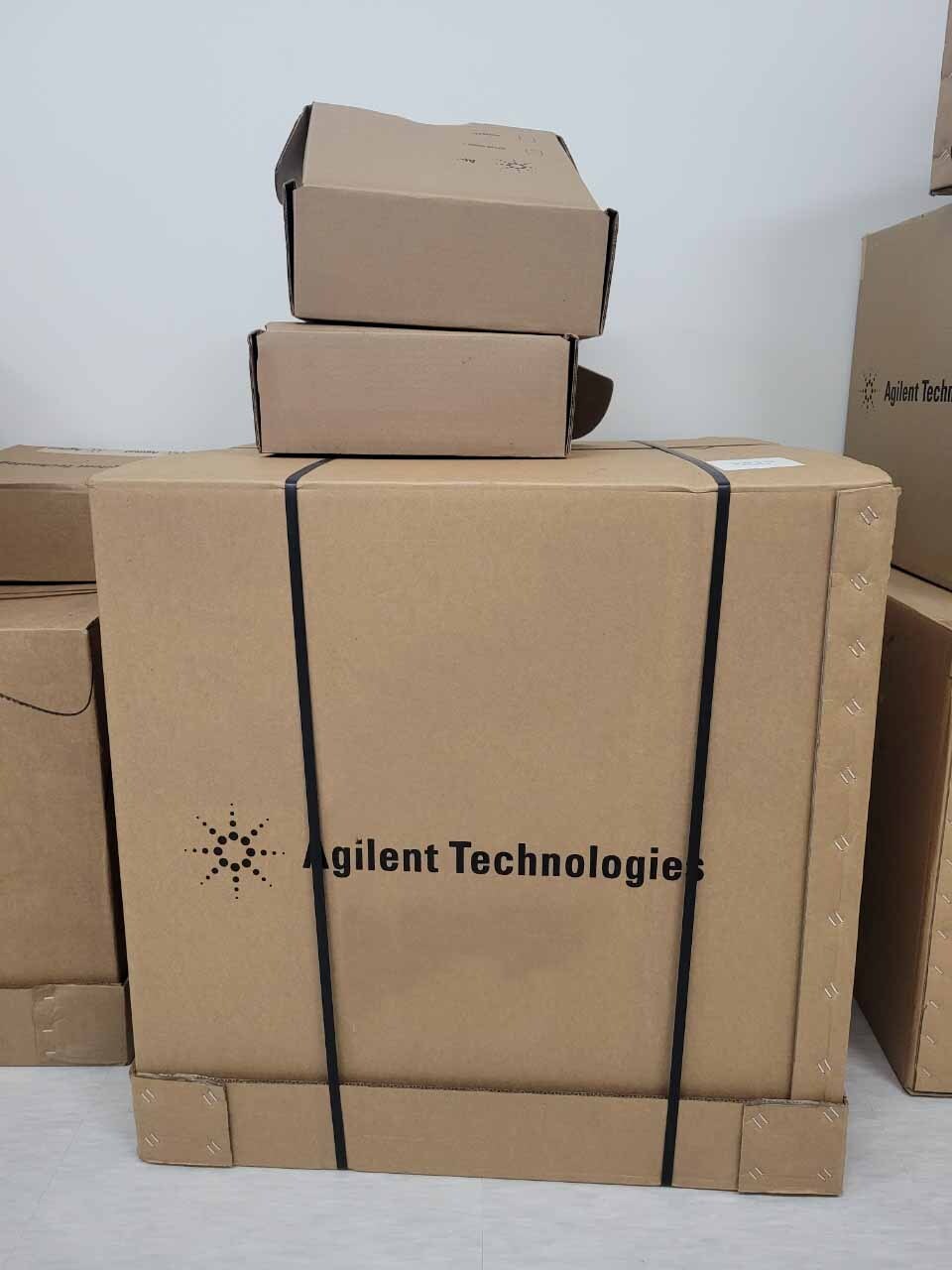 Photo Used AGILENT / HP / HEWLETT-PACKARD / KEYSIGHT 8890A + 5977B For Sale