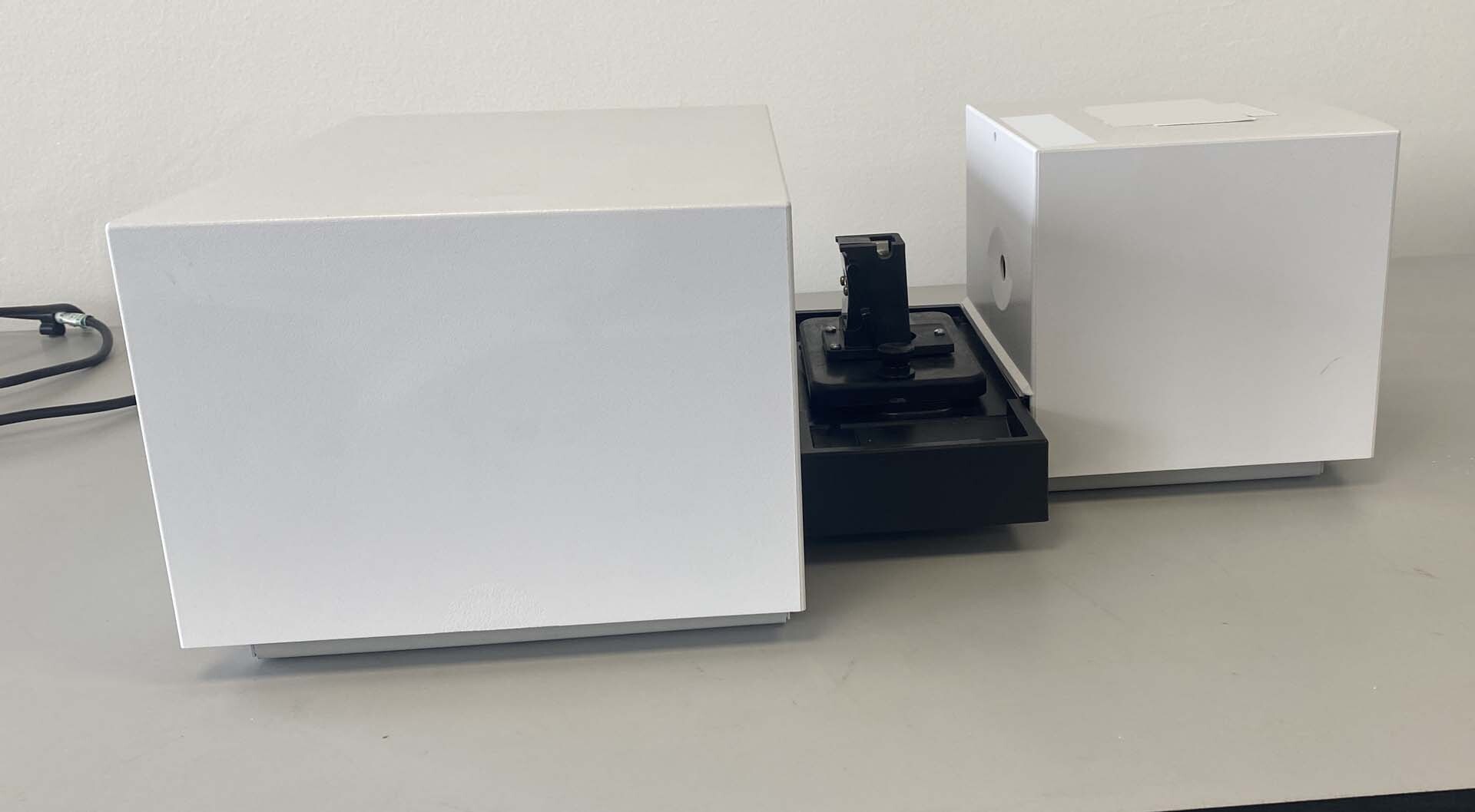 Photo Utilisé AGILENT / HP / HEWLETT-PACKARD / KEYSIGHT Cary 8454 À vendre