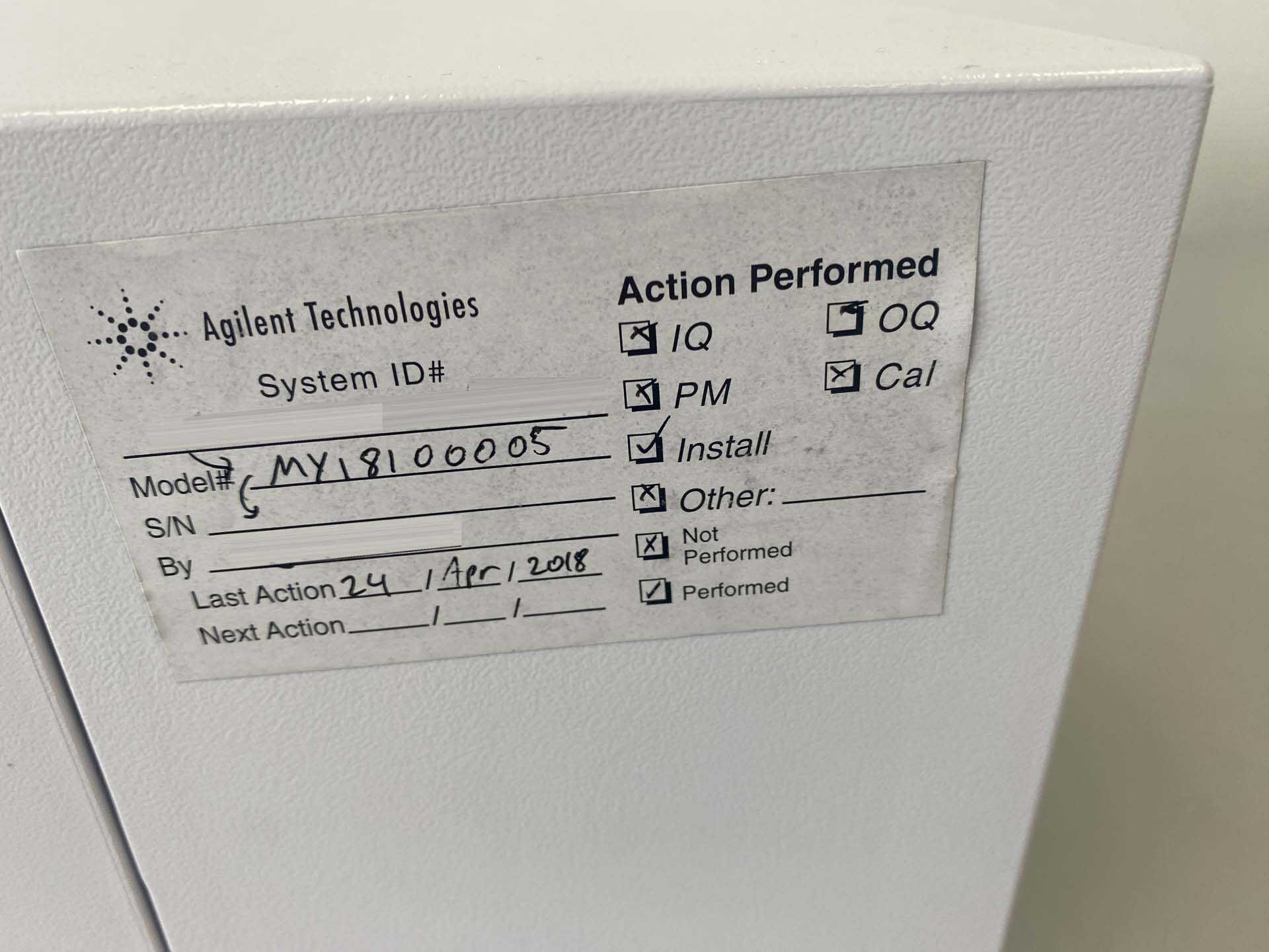 Photo Utilisé AGILENT / HP / HEWLETT-PACKARD / KEYSIGHT Cary 8454 À vendre