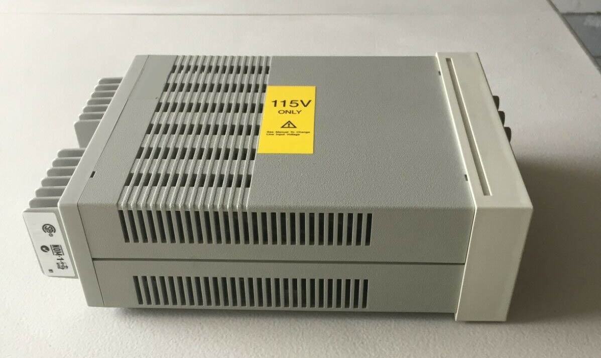 사진 사용됨 AGILENT / HP / HEWLETT-PACKARD / KEYSIGHT E3630A 판매용