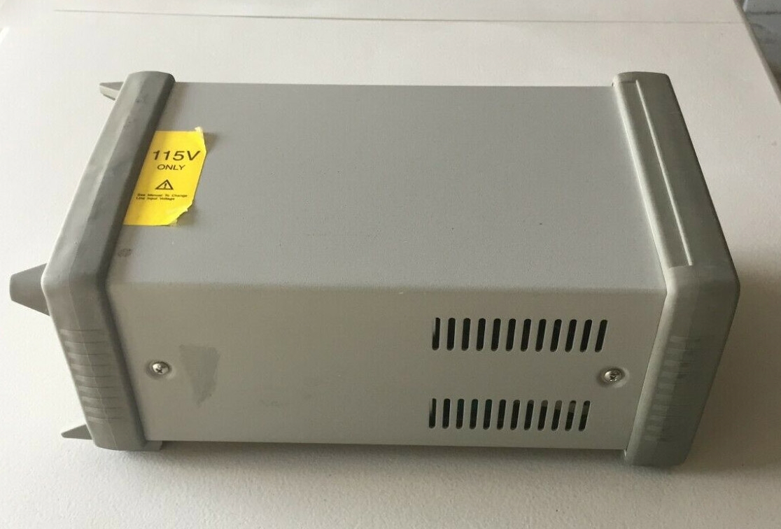 Photo Used AGILENT / HP / HEWLETT-PACKARD / KEYSIGHT E3631A For Sale