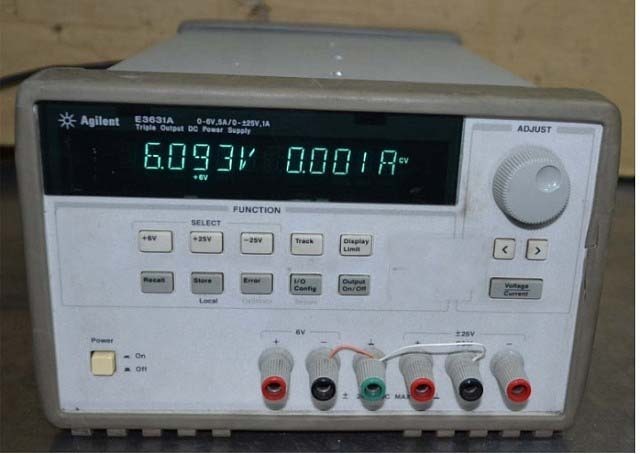 Photo Utilisé AGILENT / HP / HEWLETT-PACKARD / KEYSIGHT E3631A À vendre