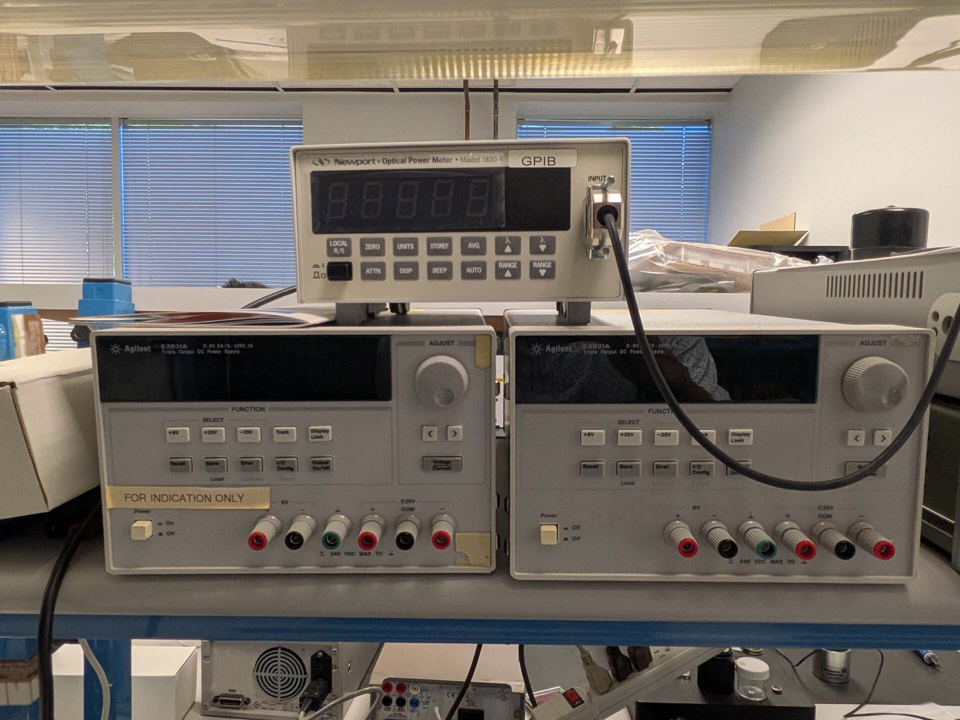 Foto Verwendet AGILENT / HP / HEWLETT-PACKARD / KEYSIGHT E3631A Zum Verkauf