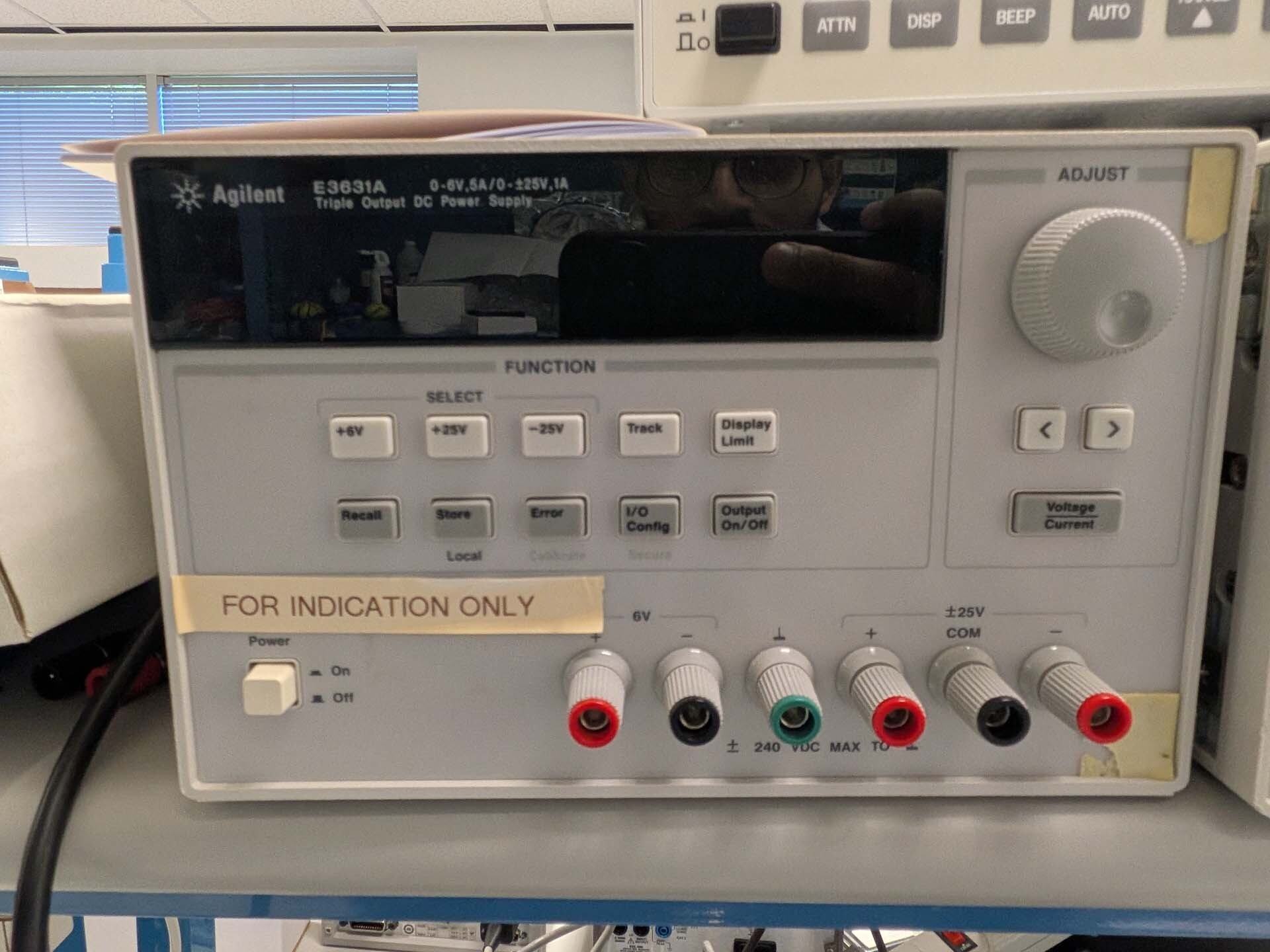 Foto Verwendet AGILENT / HP / HEWLETT-PACKARD / KEYSIGHT E3631A Zum Verkauf
