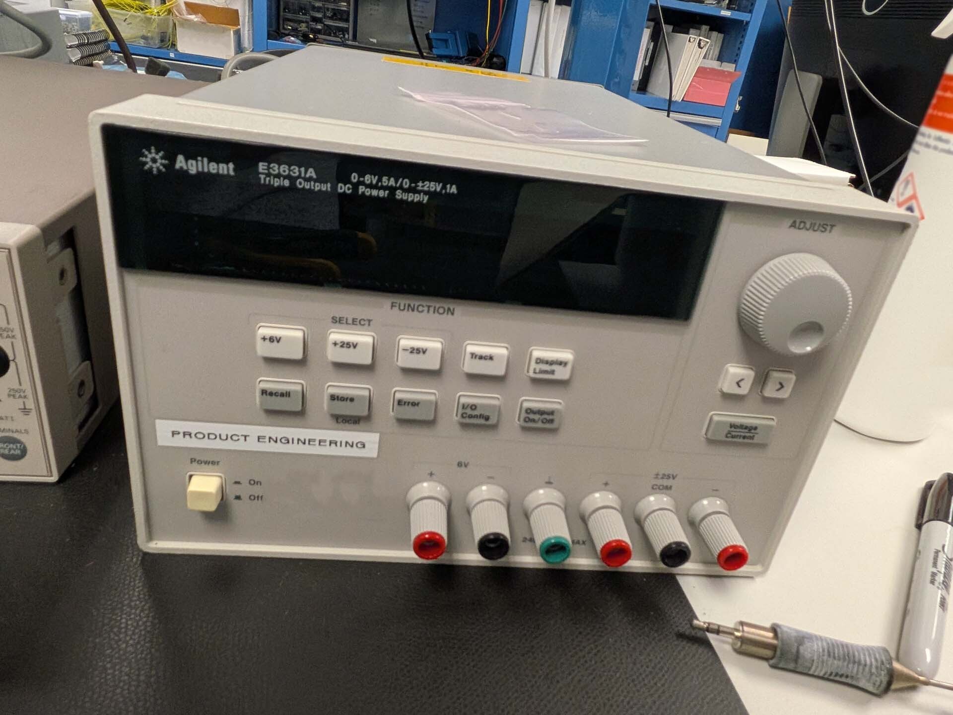 Foto Verwendet AGILENT / HP / HEWLETT-PACKARD / KEYSIGHT E3631A Zum Verkauf