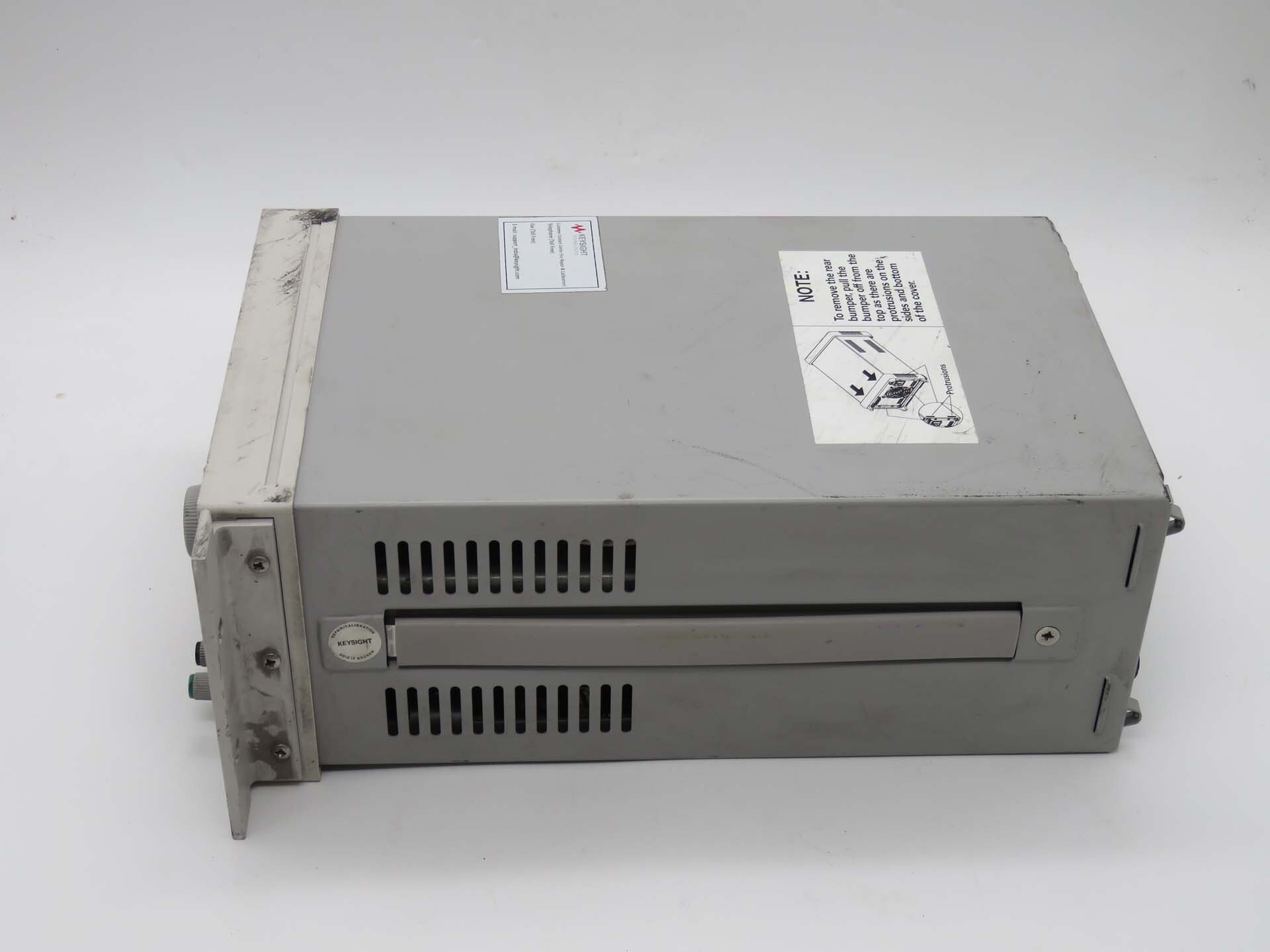 Foto Verwendet AGILENT / HP / HEWLETT-PACKARD / KEYSIGHT E3633A Zum Verkauf
