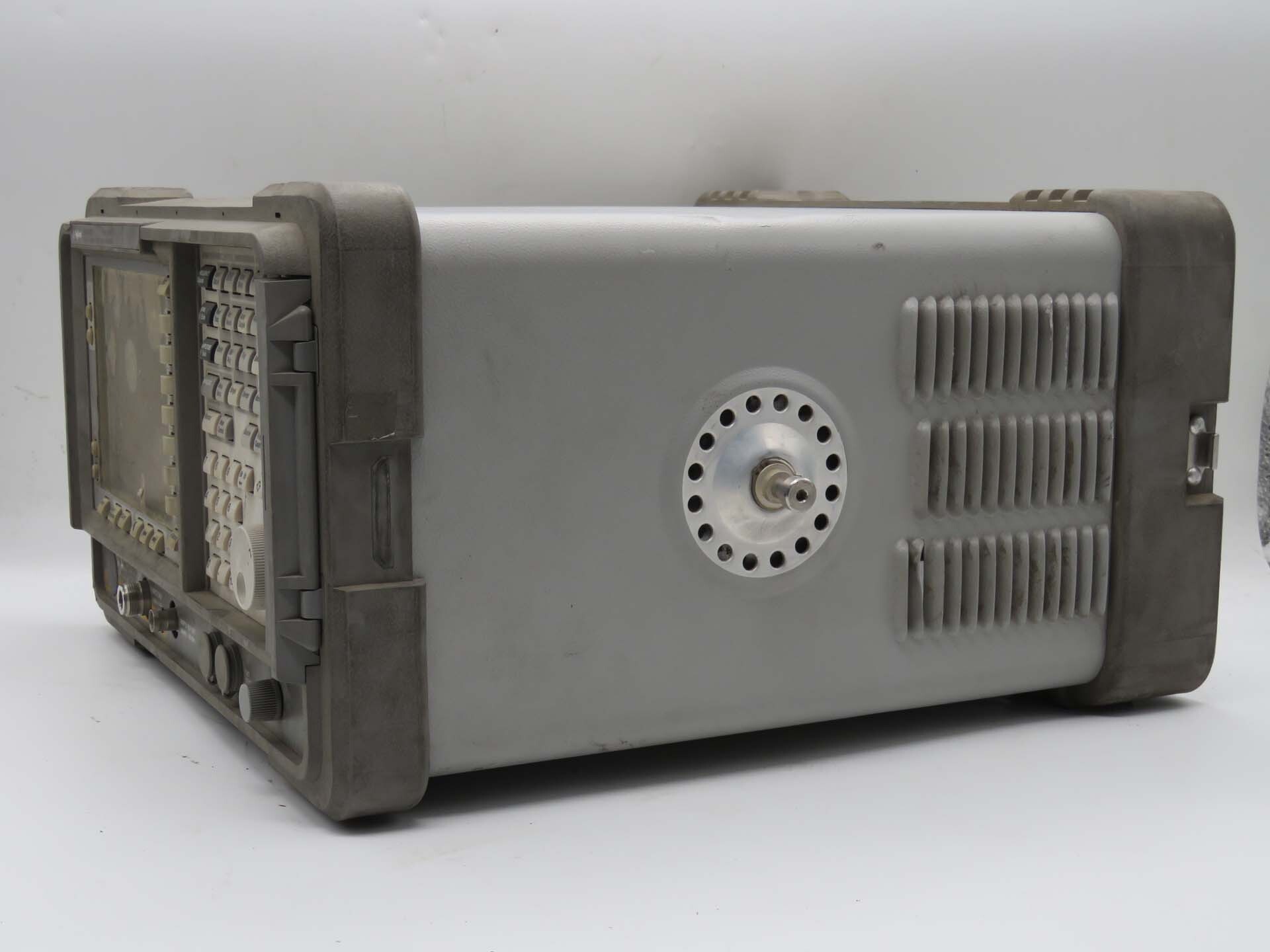 Photo Utilisé AGILENT / HP / HEWLETT-PACKARD / KEYSIGHT E4402B À vendre