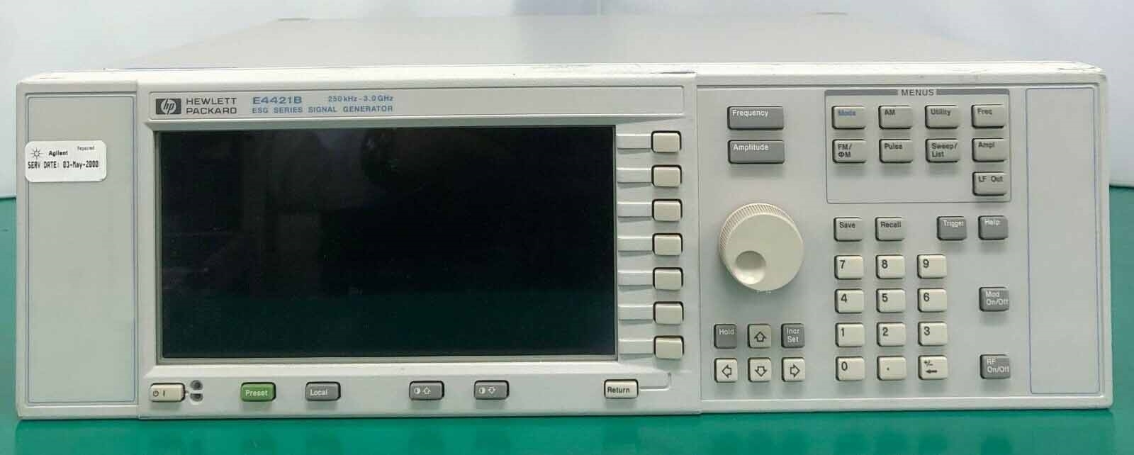 フォト（写真） 使用される AGILENT / HP / HEWLETT-PACKARD / KEYSIGHT E4421B 販売のために