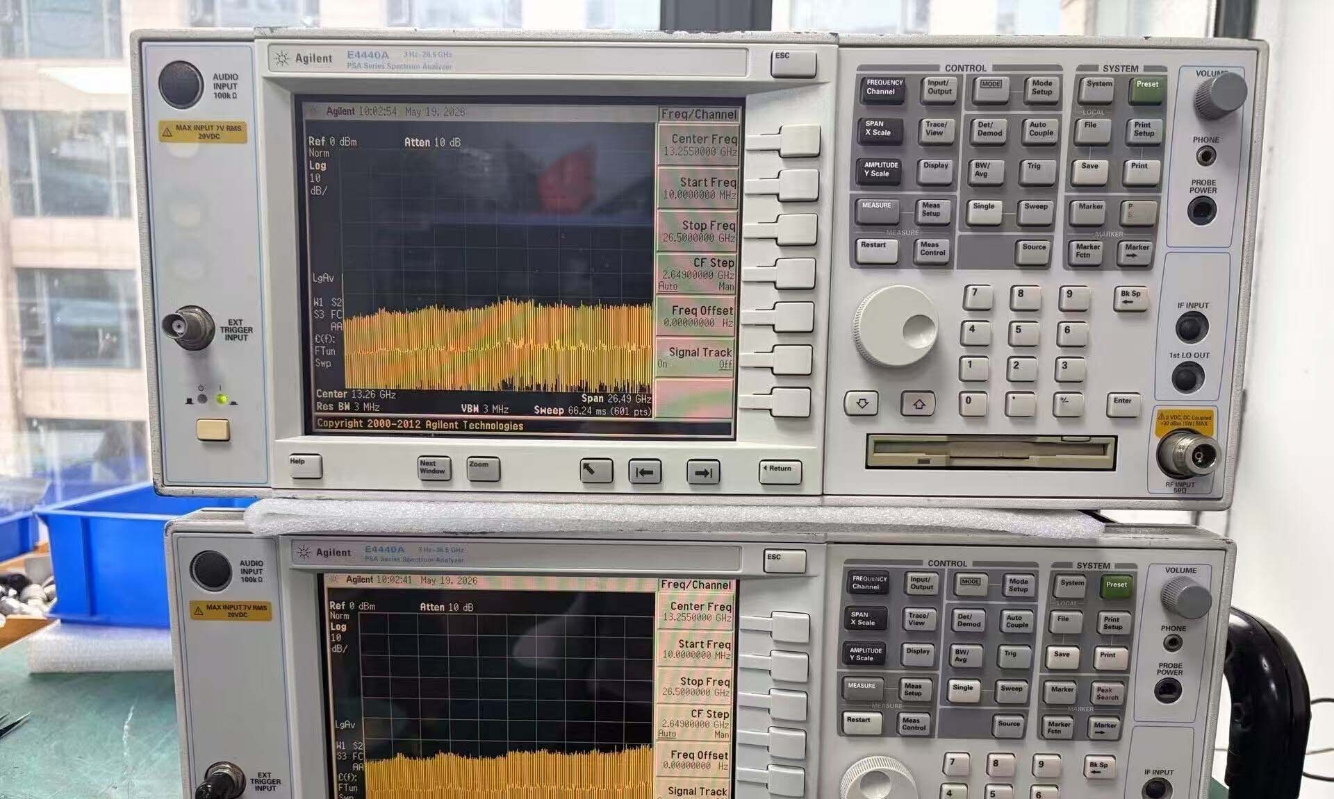 Foto Verwendet AGILENT / HP / HEWLETT-PACKARD / KEYSIGHT E4440A Zum Verkauf