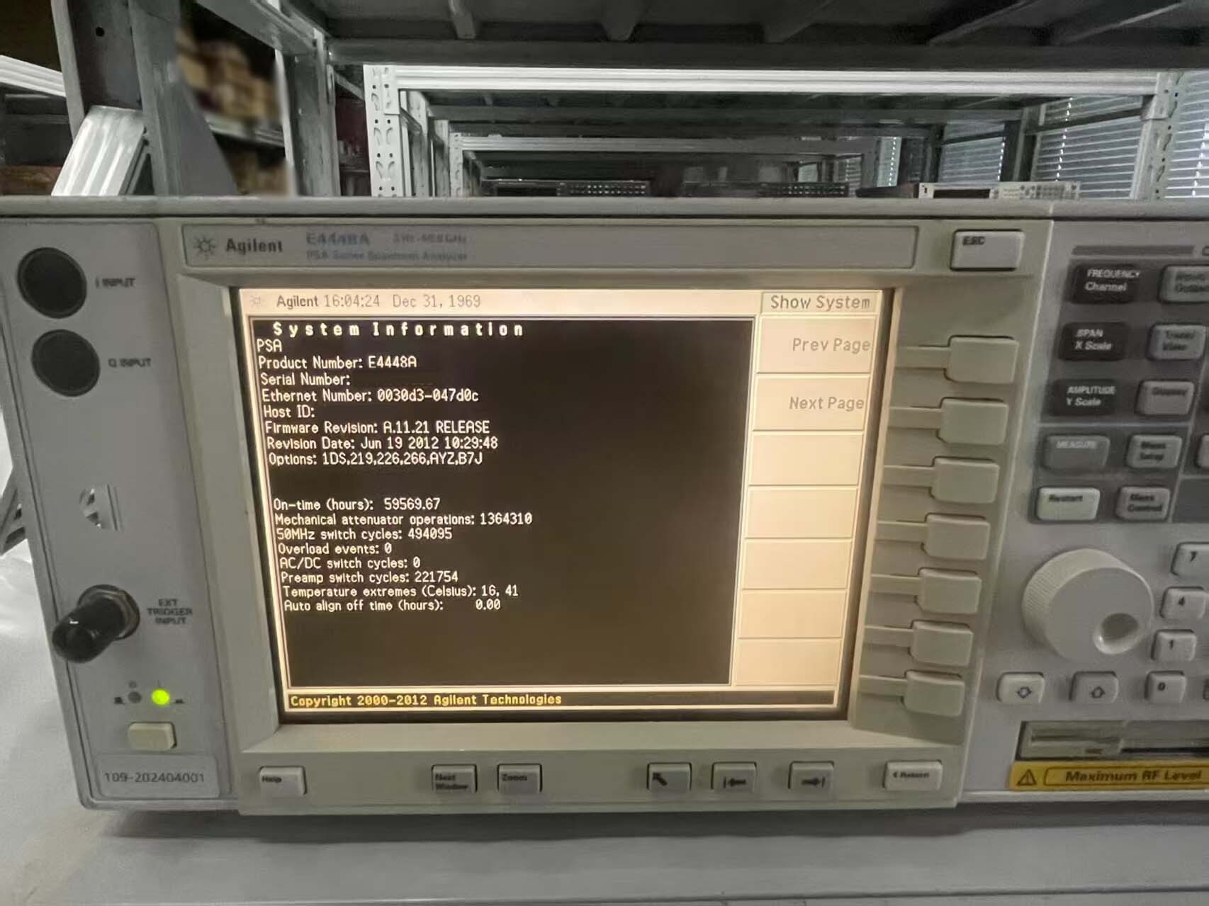 Photo Utilisé AGILENT / HP / HEWLETT-PACKARD / KEYSIGHT E4448A À vendre