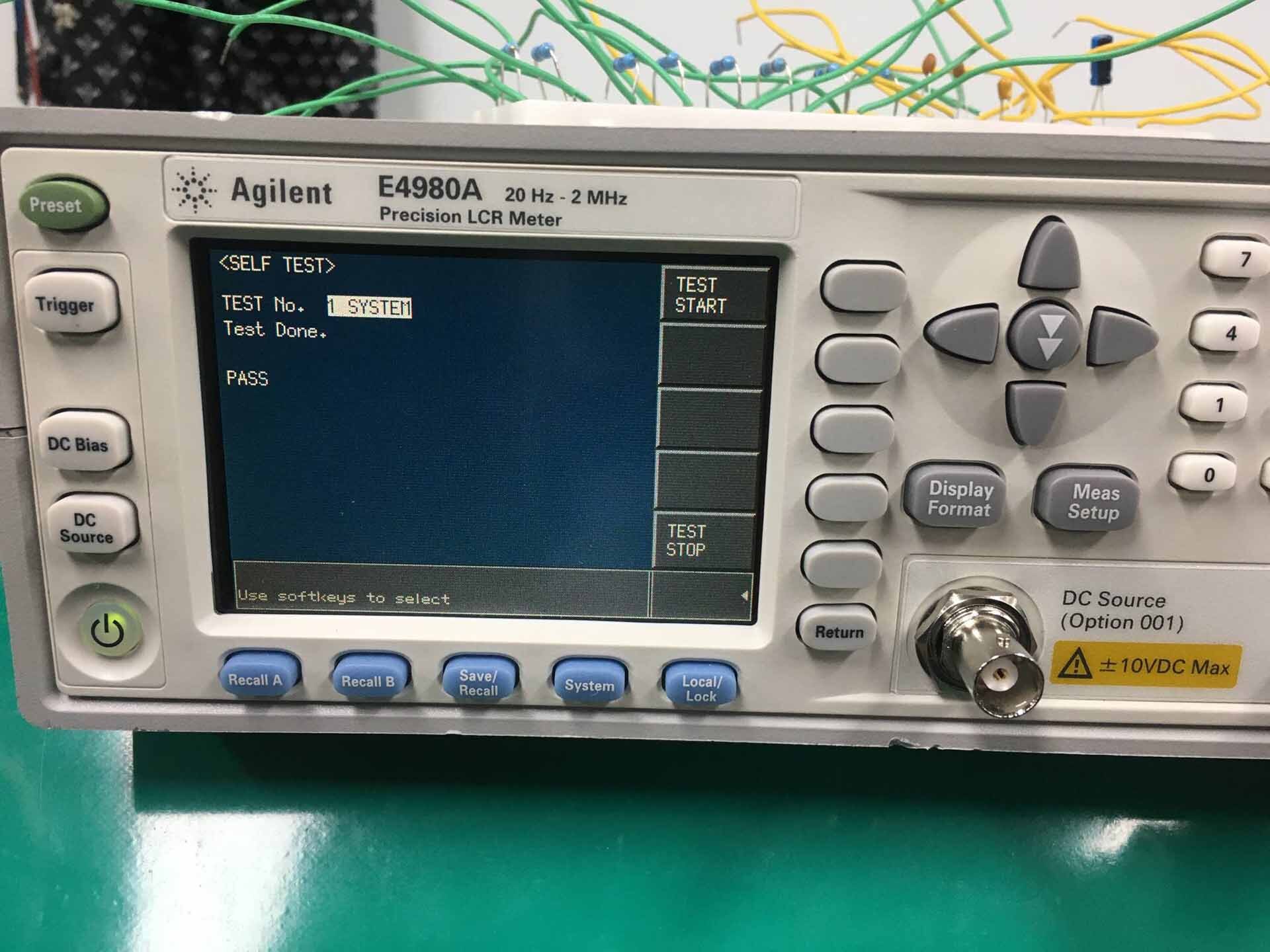 Foto Verwendet AGILENT / HP / HEWLETT-PACKARD / KEYSIGHT E4980A Zum Verkauf