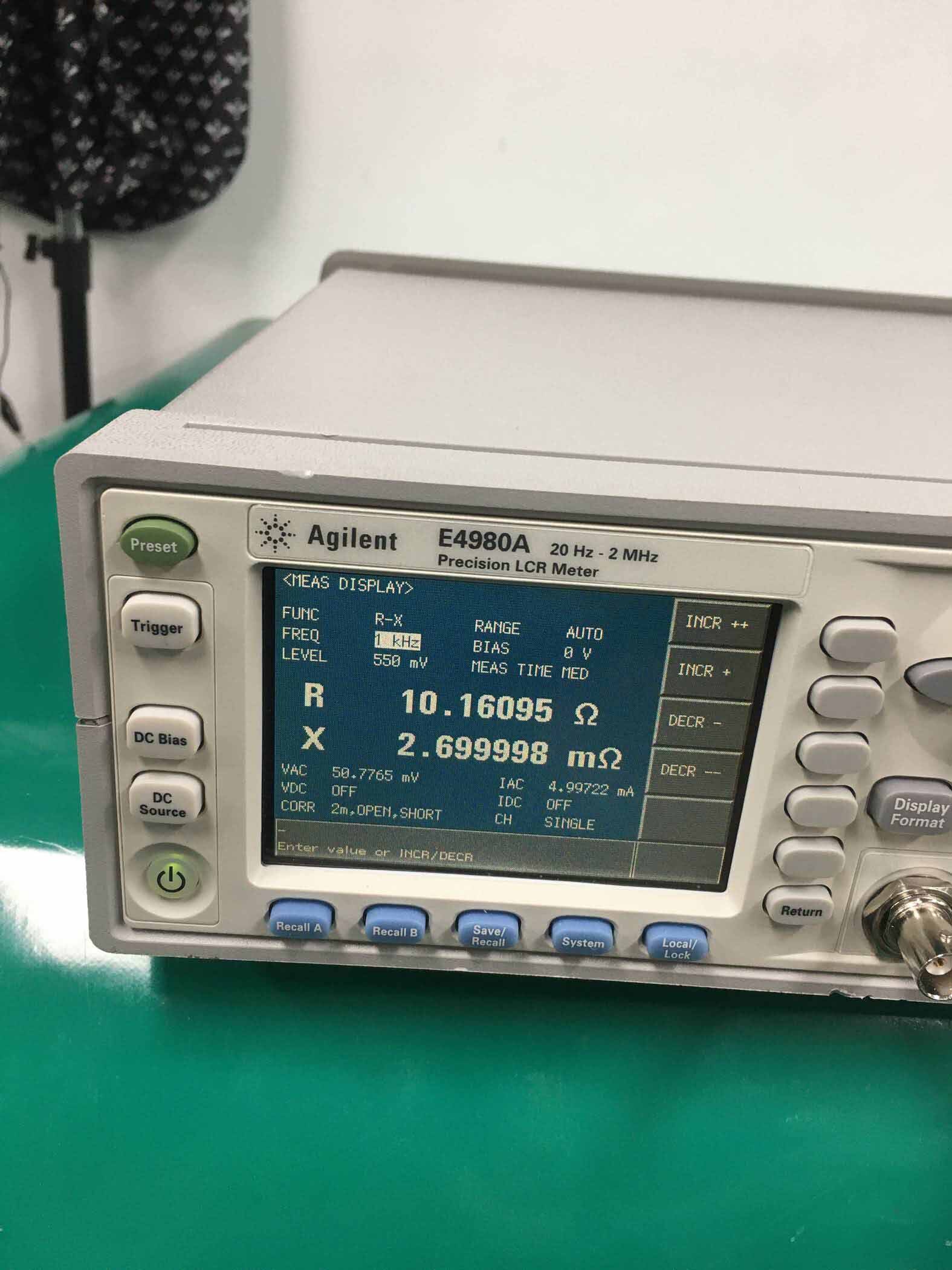 Photo Utilisé AGILENT / HP / HEWLETT-PACKARD / KEYSIGHT E4980A À vendre