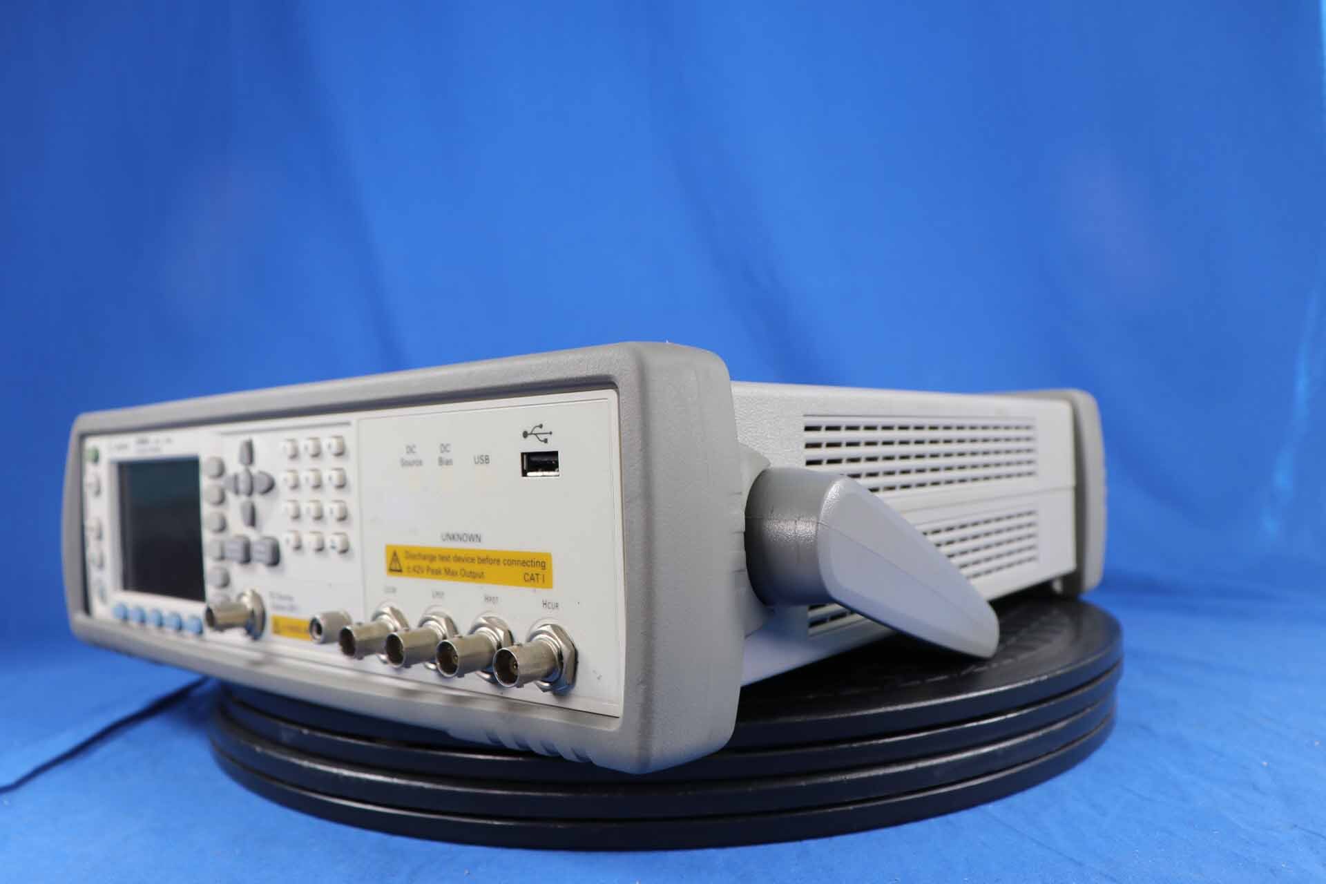 사진 사용됨 AGILENT / HP / HEWLETT-PACKARD / KEYSIGHT E4980A 판매용