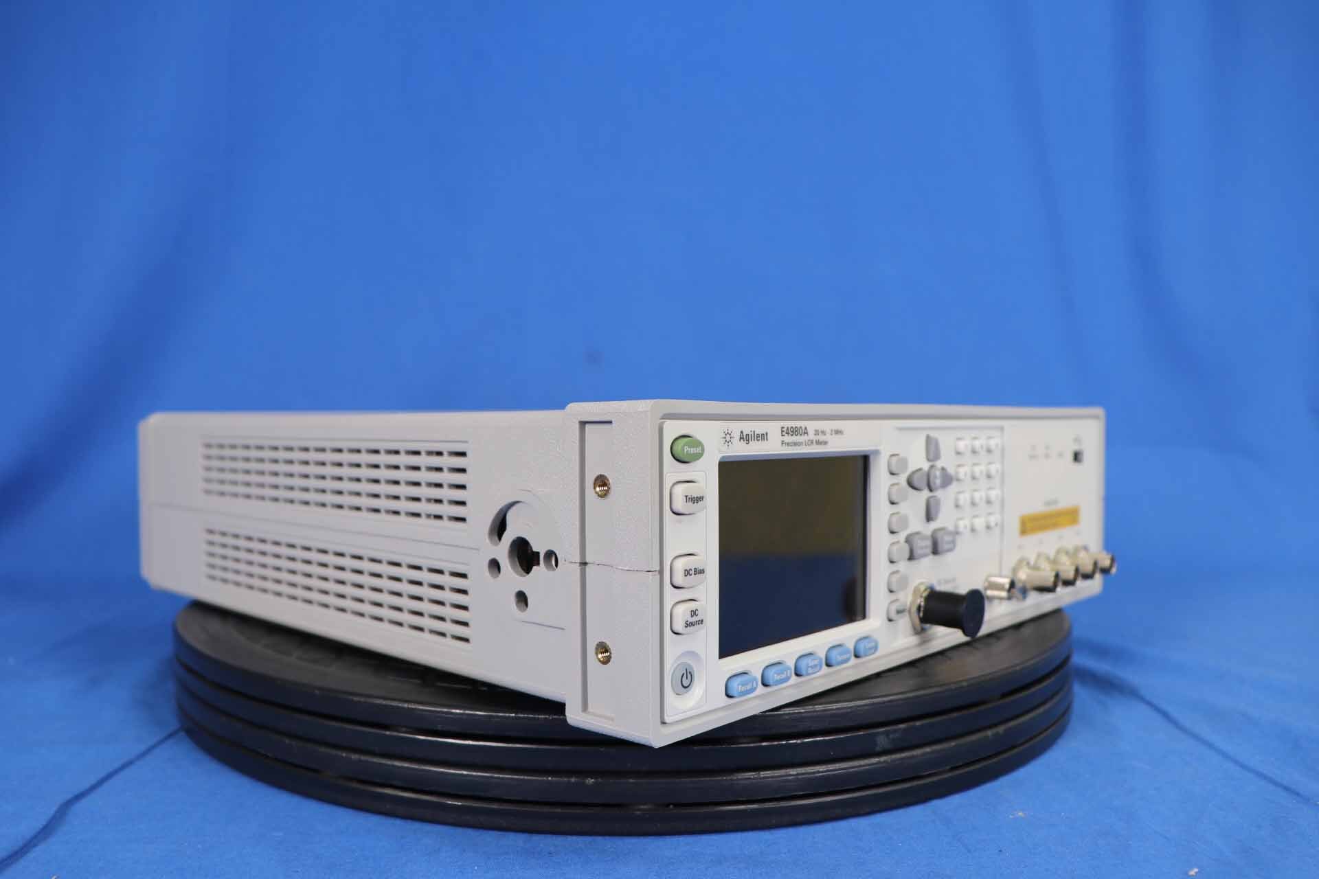 사진 사용됨 AGILENT / HP / HEWLETT-PACKARD / KEYSIGHT E4980A 판매용