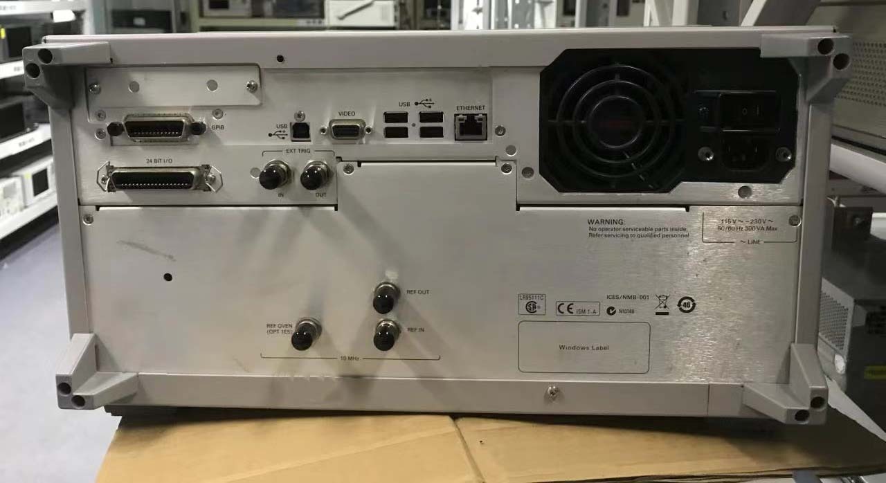 Photo Utilisé AGILENT / HP / HEWLETT-PACKARD / KEYSIGHT E4990A À vendre