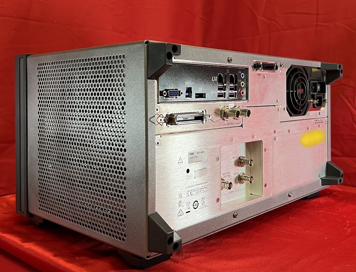 Foto Verwendet AGILENT / HP / HEWLETT-PACKARD / KEYSIGHT E4990A Zum Verkauf