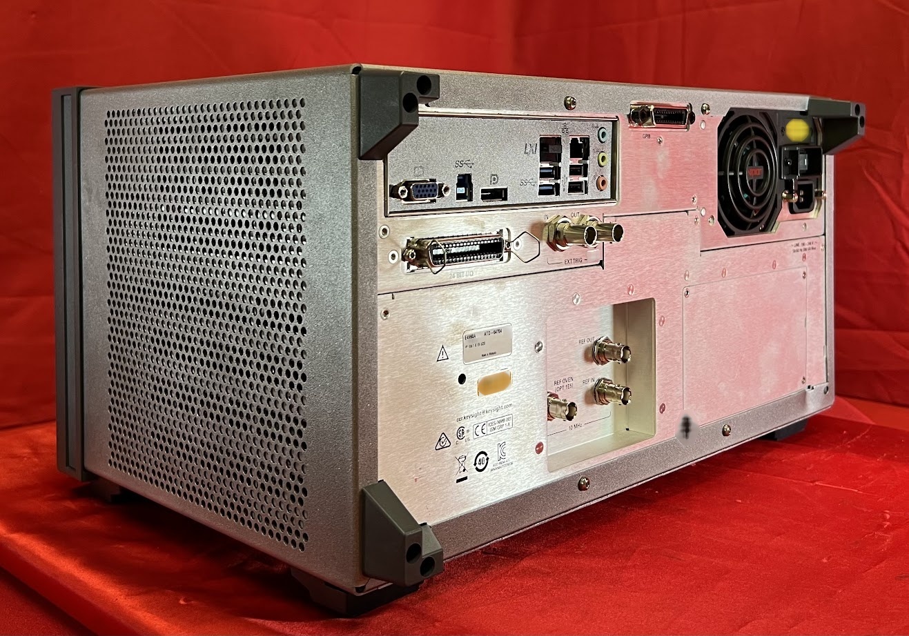 Foto Verwendet AGILENT / HP / HEWLETT-PACKARD / KEYSIGHT E4990A Zum Verkauf