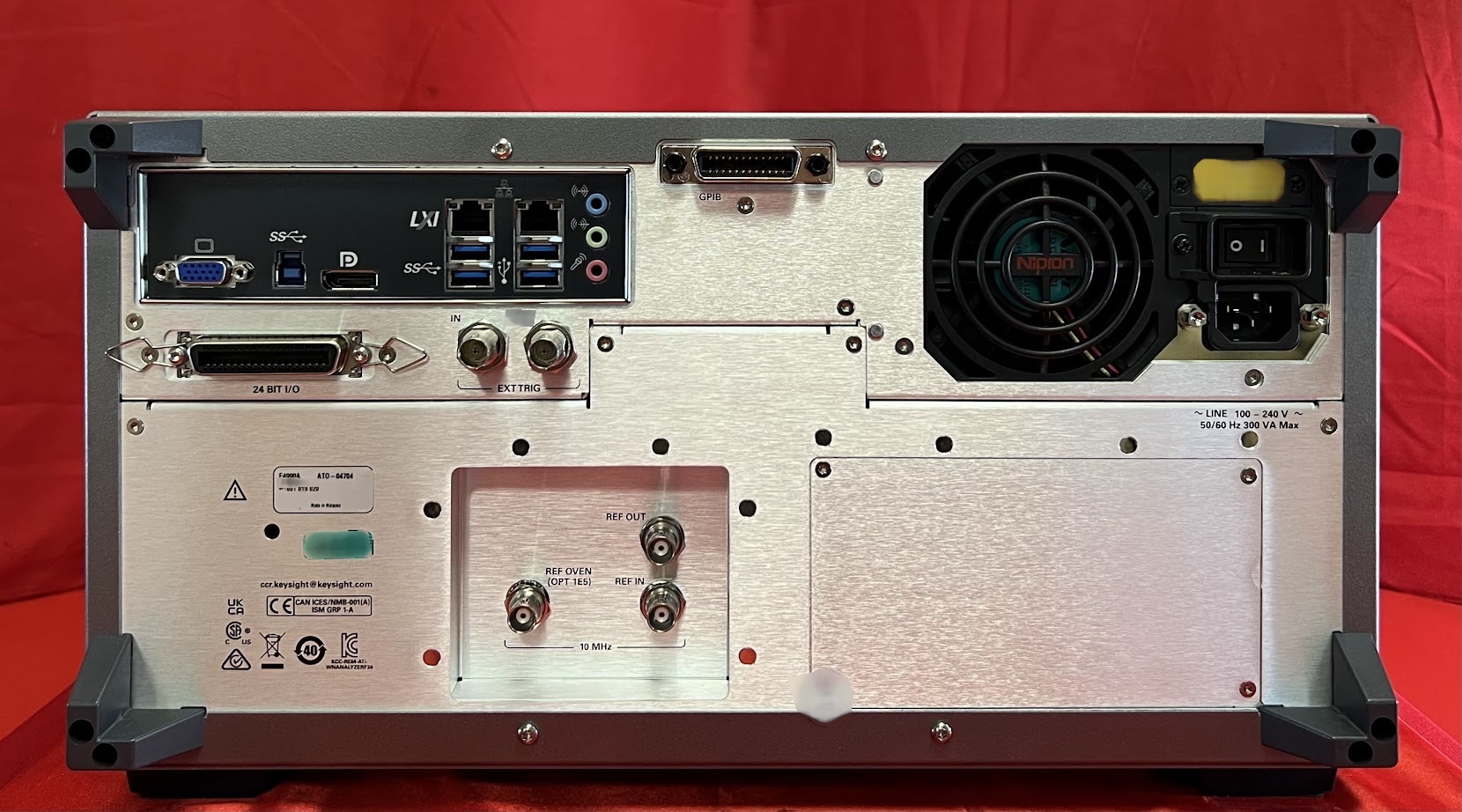 Foto Verwendet AGILENT / HP / HEWLETT-PACKARD / KEYSIGHT E4990A Zum Verkauf