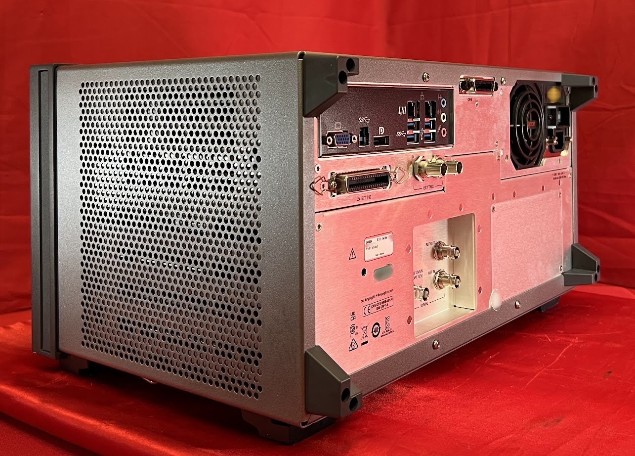 Foto Verwendet AGILENT / HP / HEWLETT-PACKARD / KEYSIGHT E4990A Zum Verkauf