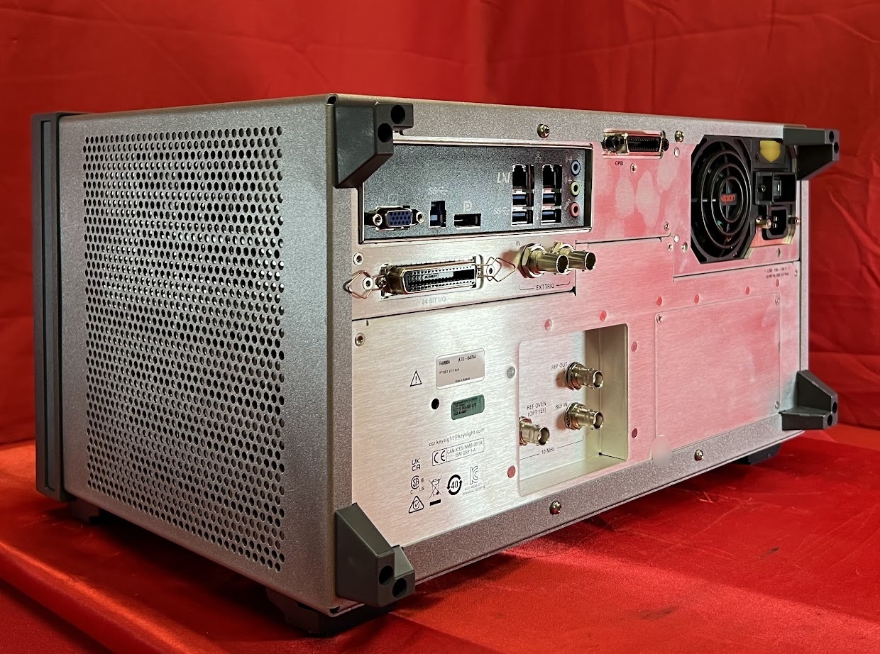 Foto Verwendet AGILENT / HP / HEWLETT-PACKARD / KEYSIGHT E4990A Zum Verkauf