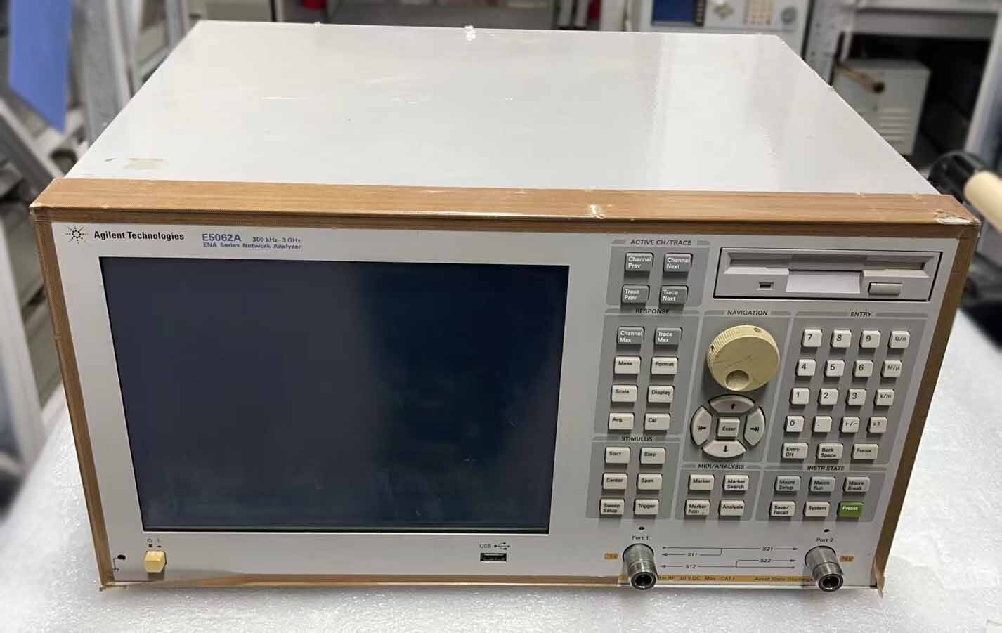 Foto Verwendet AGILENT / HP / HEWLETT-PACKARD / KEYSIGHT E5062A Zum Verkauf