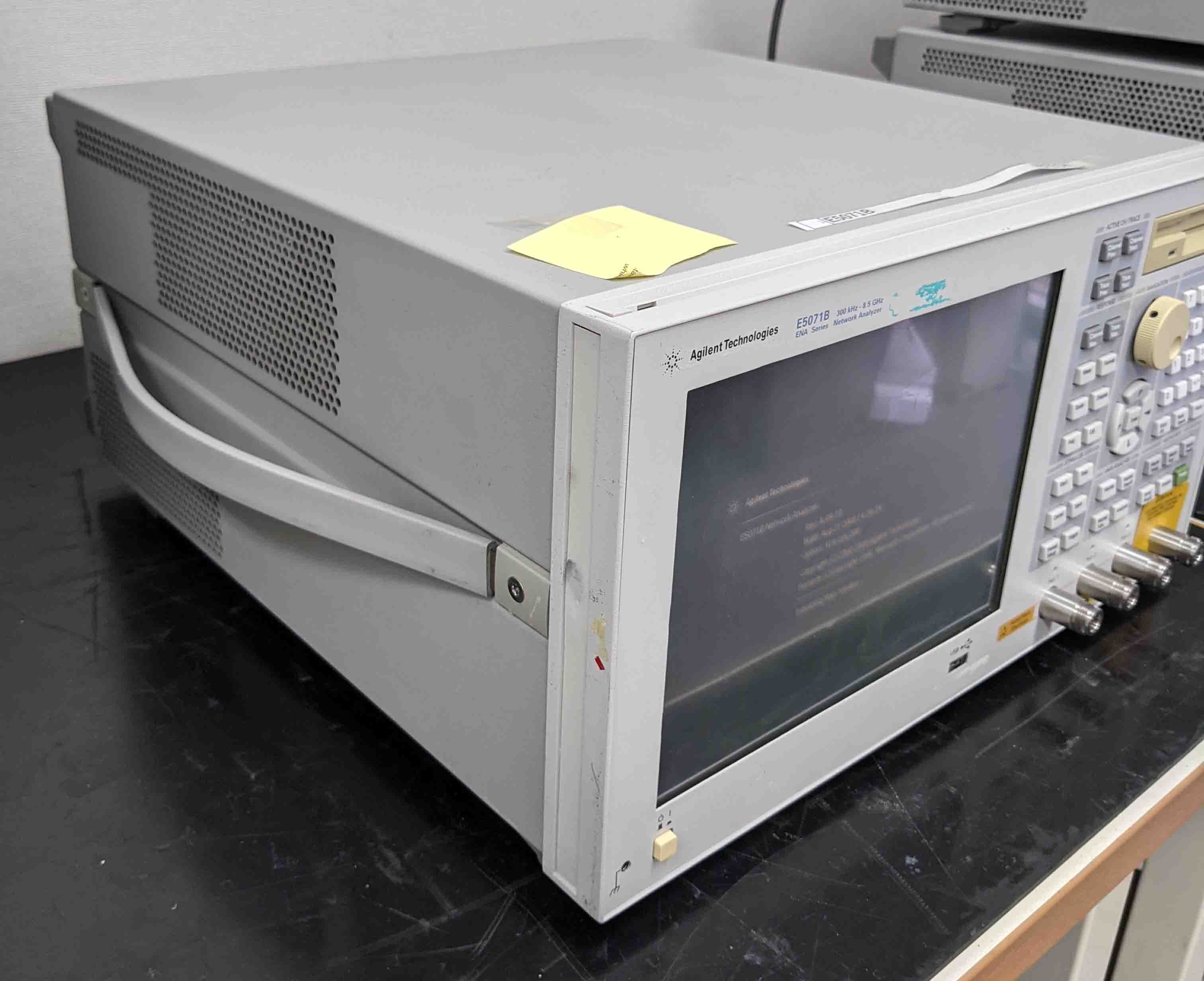 Photo Utilisé AGILENT / HP / HEWLETT-PACKARD / KEYSIGHT E5071B À vendre