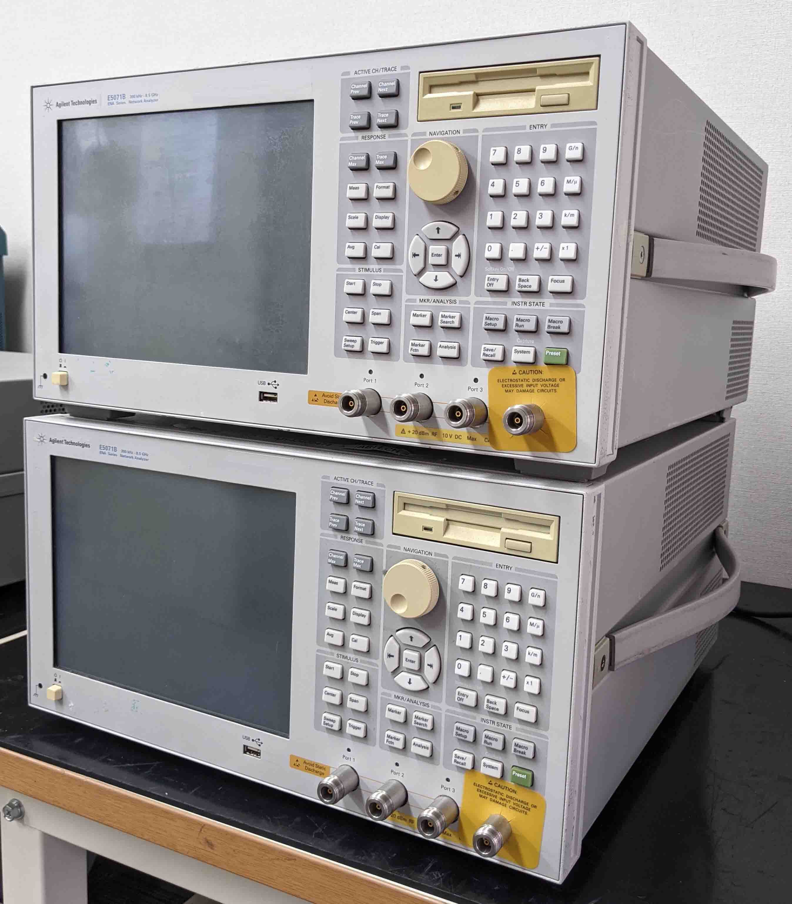 Photo Used AGILENT / HP / HEWLETT-PACKARD / KEYSIGHT E5071B For Sale