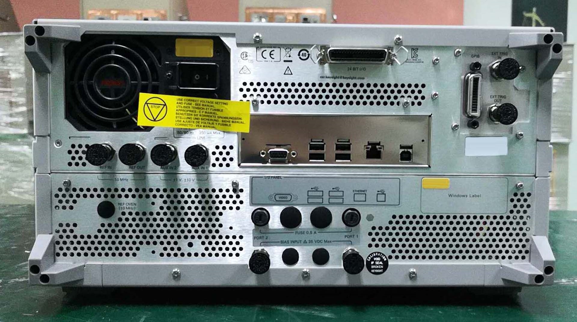 Photo Used AGILENT / HP / HEWLETT-PACKARD / KEYSIGHT E5071C For Sale