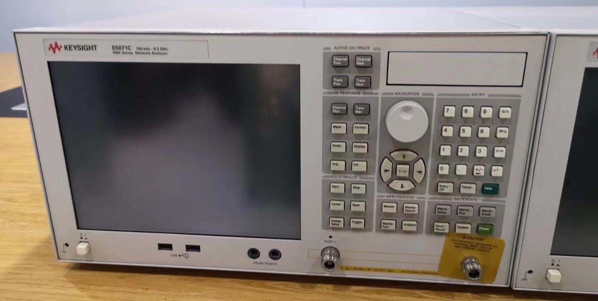 Photo Used AGILENT / HP / HEWLETT-PACKARD / KEYSIGHT E5071C For Sale