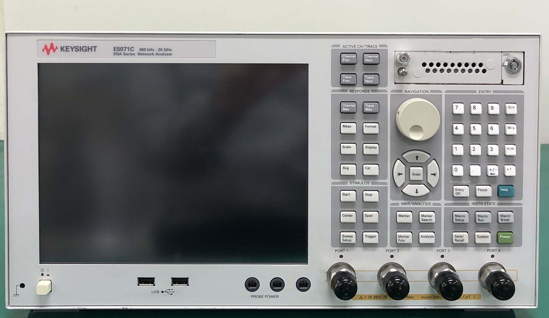 Photo Utilisé AGILENT / HP / HEWLETT-PACKARD / KEYSIGHT E5071C À vendre