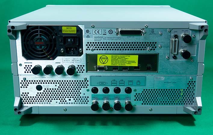 사진 사용됨 AGILENT / HP / HEWLETT-PACKARD / KEYSIGHT E5071C 판매용