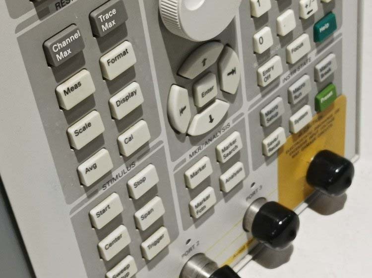 사진 사용됨 AGILENT / HP / HEWLETT-PACKARD / KEYSIGHT E5071C 판매용