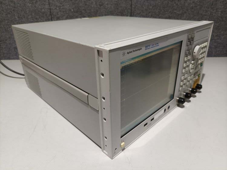 사진 사용됨 AGILENT / HP / HEWLETT-PACKARD / KEYSIGHT E5071C 판매용