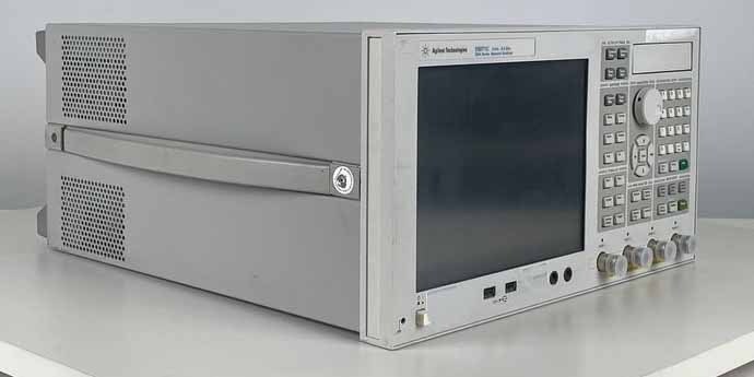 Photo Used AGILENT / HP / HEWLETT-PACKARD / KEYSIGHT E5071C For Sale