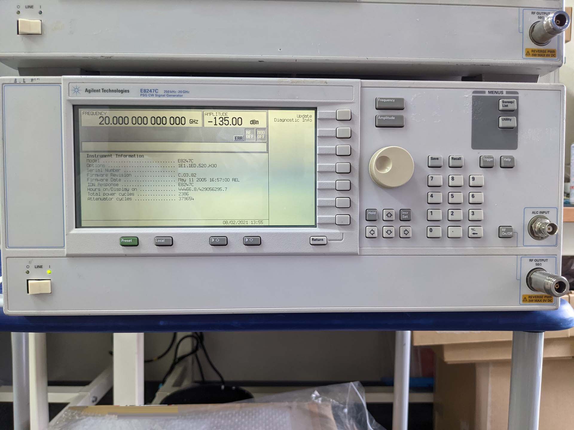 圖為 已使用的 AGILENT / HP / HEWLETT-PACKARD / KEYSIGHT E8247C 待售