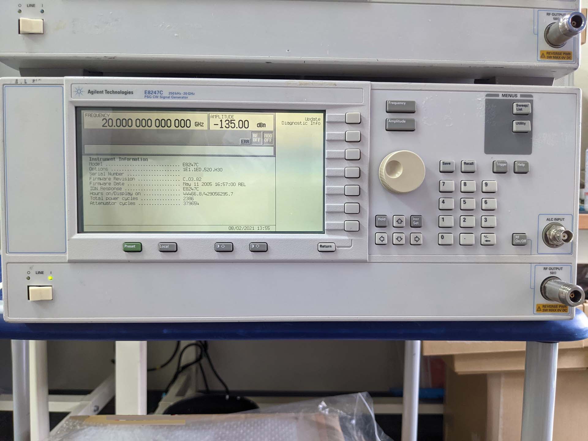 Photo Used AGILENT / HP / HEWLETT-PACKARD / KEYSIGHT E8247C For Sale