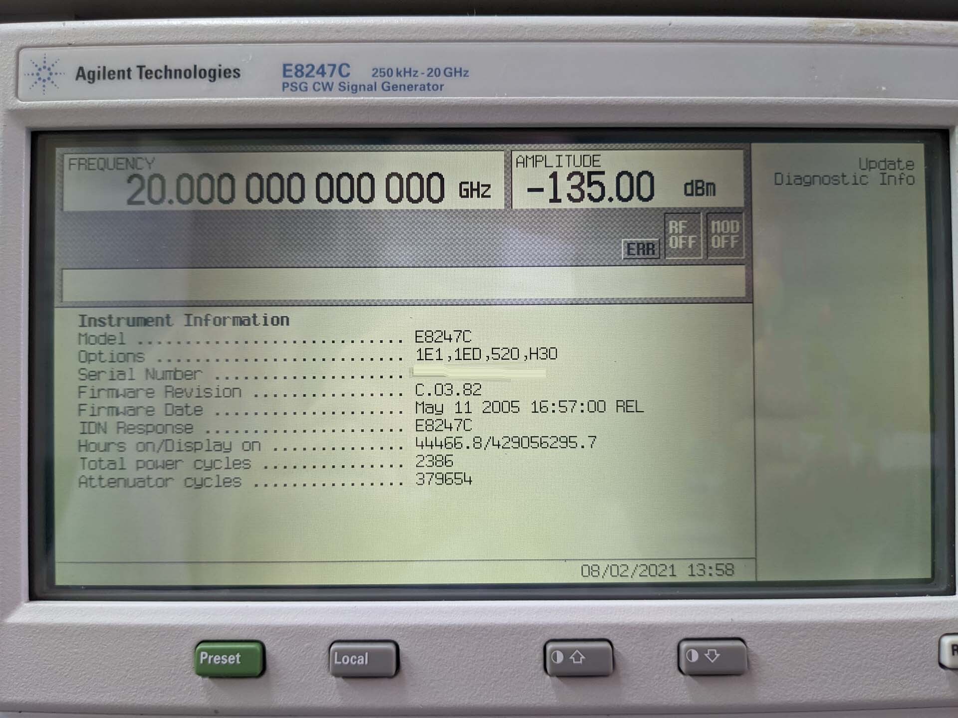 フォト（写真） 使用される AGILENT / HP / HEWLETT-PACKARD / KEYSIGHT E8247C 販売のために