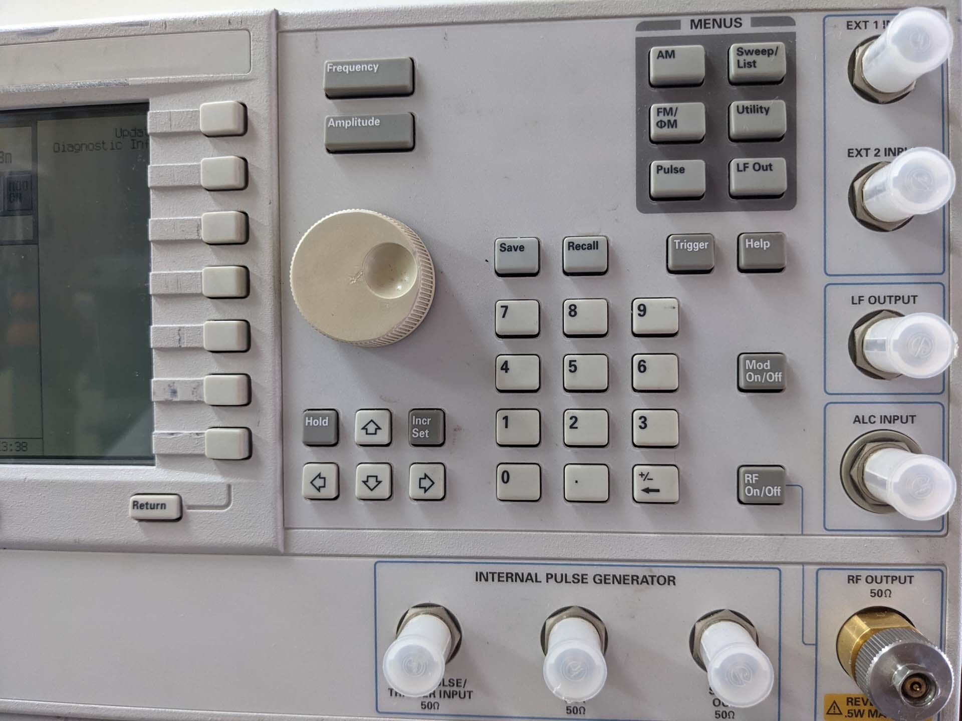 Photo Used AGILENT / HP / HEWLETT-PACKARD / KEYSIGHT E8257C For Sale