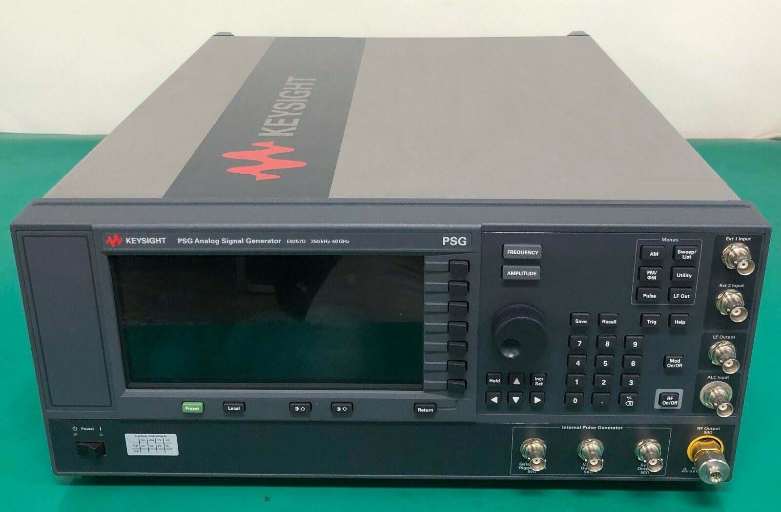 Photo Used AGILENT / HP / HEWLETT-PACKARD / KEYSIGHT E8257D For Sale